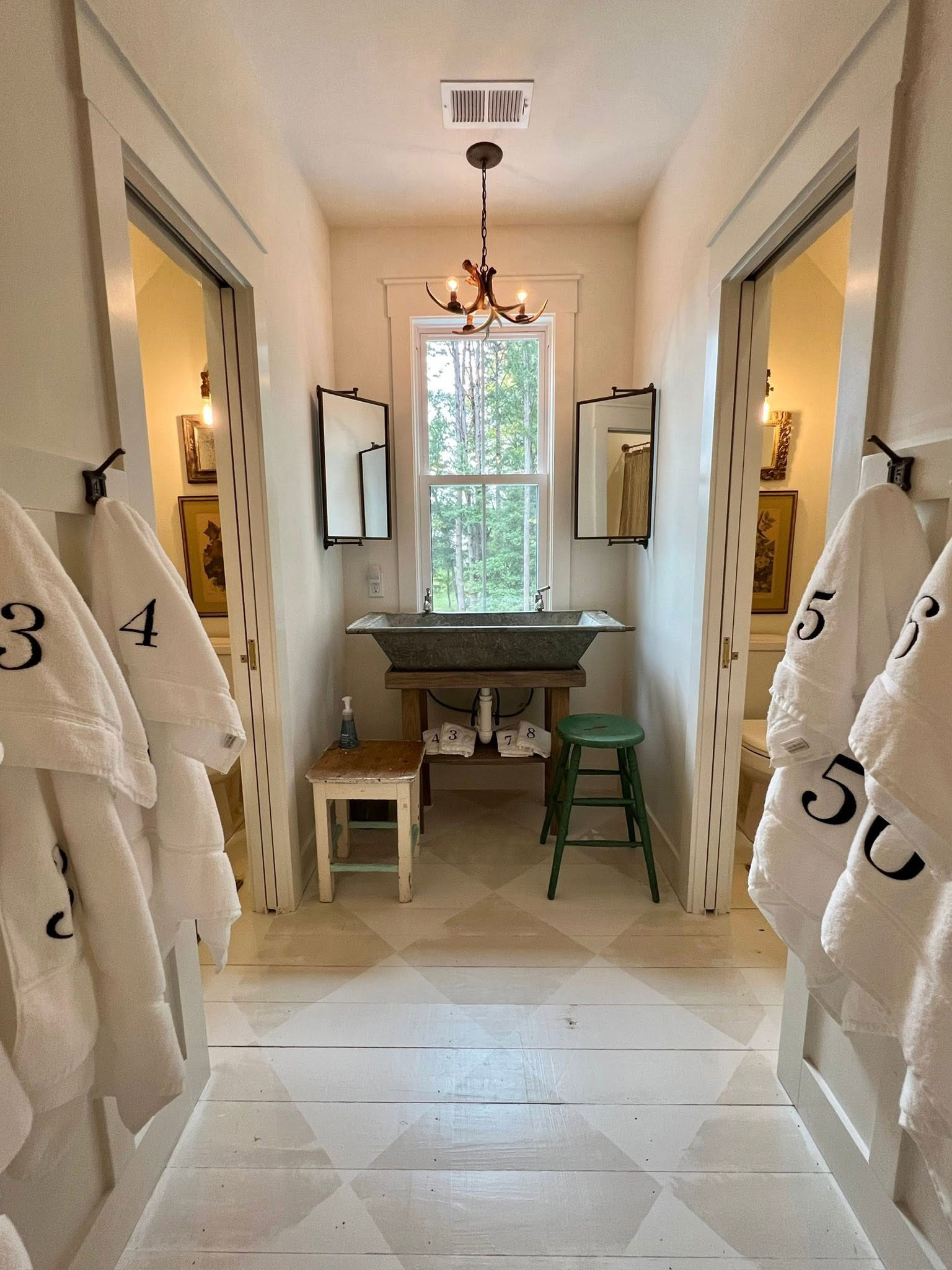 Custom new home by Mayfield Construction, Greers Ferry Lake area AR